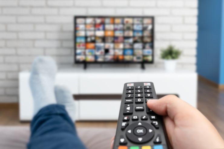 Come nascondere i cavi della tv