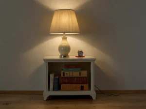 La formula magica dei 3 elementi: luce, lettura e skincare a portata di mano.